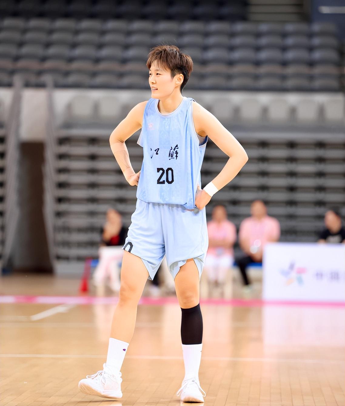 她面对前国, 岁的, img