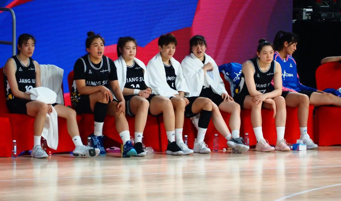 棫去中国女, 队的集训